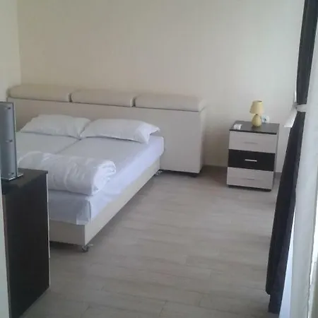Premier Nadezhda Апартамент