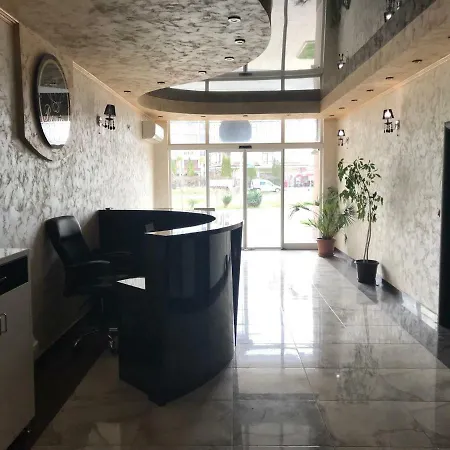 Premier Nadezhda Апартамент *
