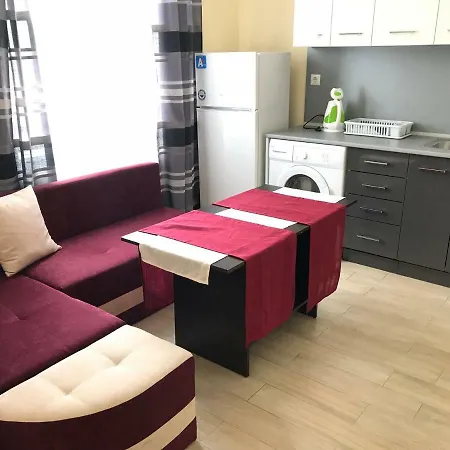 Premier Nadezhda Апартамент *